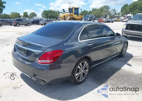 2015 Mercedes-Benz C 300 Luxury/Sport из США, поврежденный, VIN 55SWF4JB3FU092455